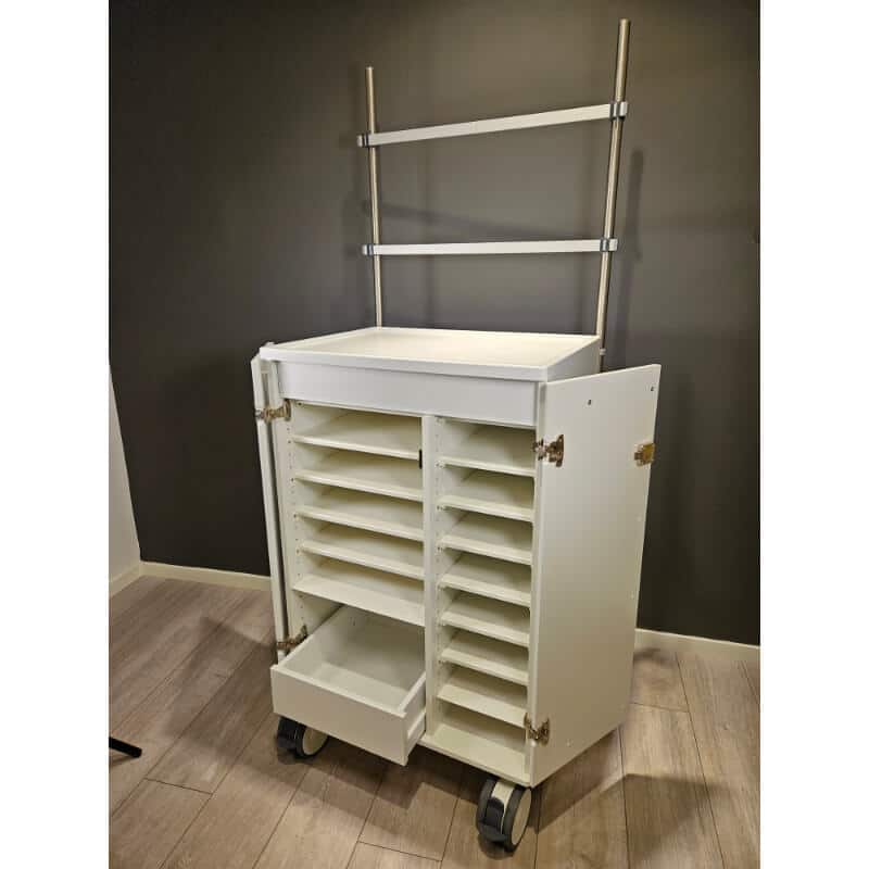 Läkemedelsvagn bred med dörrar - Utförsäljning (Nr. 2)